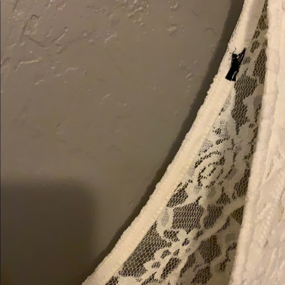 Ivory lace bow shirt - Picture 4 of 5